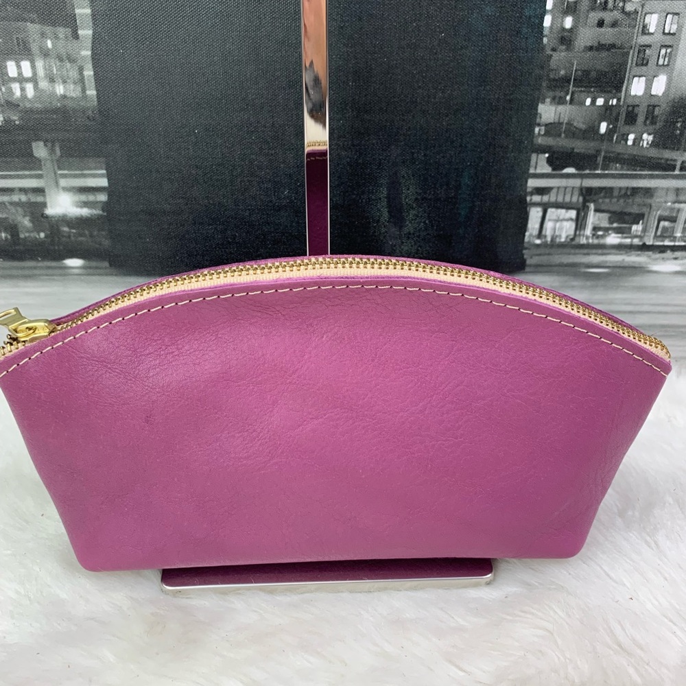⛔️SOLD⛔️Portland leather goods eclipse pouch mulberry